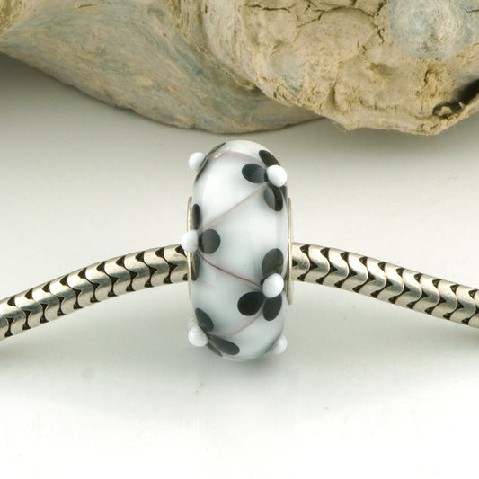 Black & White Floral Lattice Charm Bead